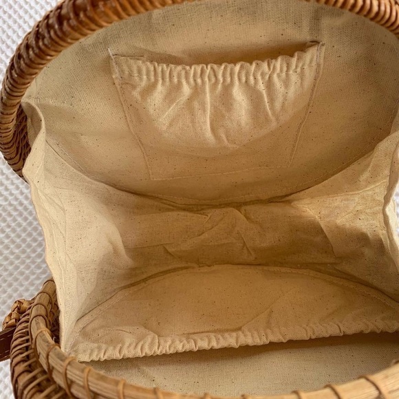 Light Rattan Handbag - Picture 8 of 9